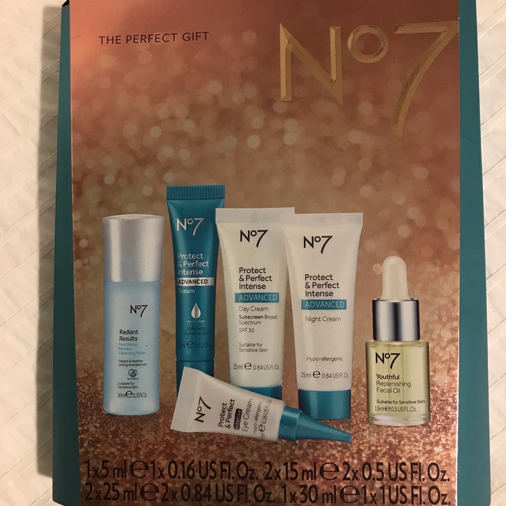 No. 7 Protect and Perfect Skincare Gift Set